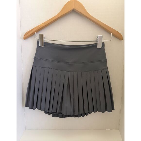 Goldhinge Dresses & Skirts - Goldhinge Pleated Skort Gray XS NWT Tennis Pickleball Golf Athletic Skirt